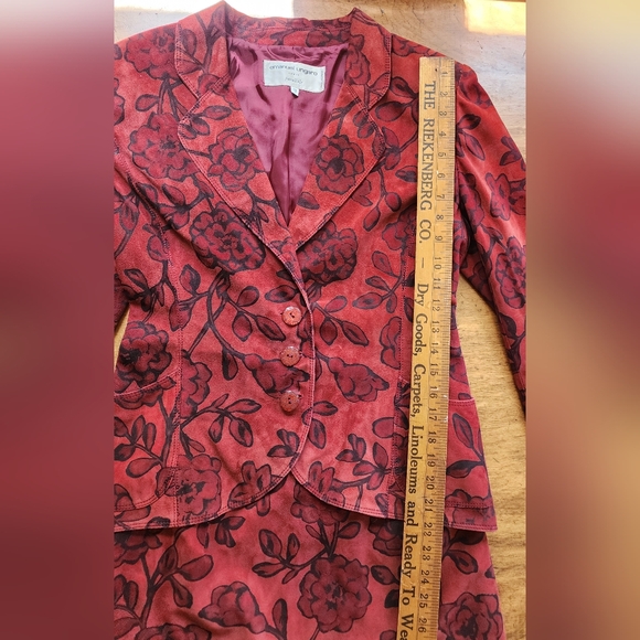 Vintage Emanuel Ungaro Paris Italy red lambskin suit jacket skirt set 10 VGUC - Picture 7 of 17